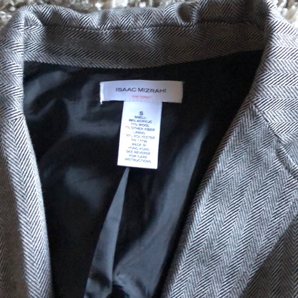 Blazer - Picture 2 of 7